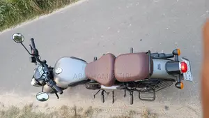 রয়েল এনফিল্ড ক্লাসিক ৩৫০ ২০২৪ গ্রে
