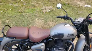 রয়েল এনফিল্ড ক্লাসিক ৩৫০ ২০২৪ গ্রে