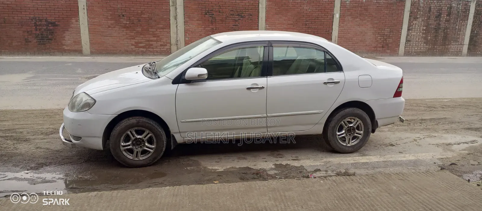 Toyota Corolla 2001 White