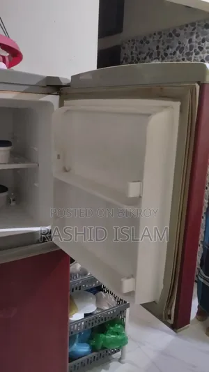 Singer 220 Litre Double Door Refrigerator - For sale in good condition.