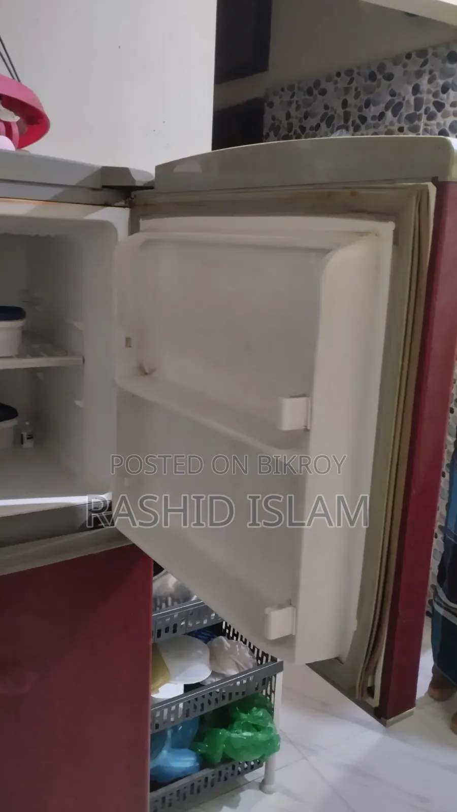 Singer 220 Litre Double Door Refrigerator - For sale in good condition.