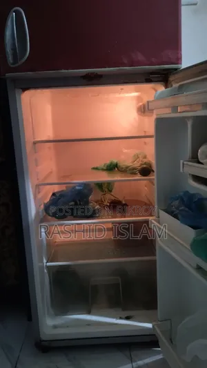 Singer 220 Litre Double Door Refrigerator - For sale in good condition.