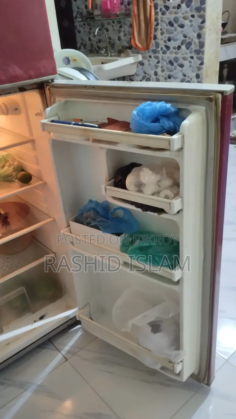 Singer 220 Litre Double Door Refrigerator - For sale in good condition.