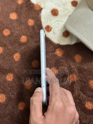 অ্যাপল আইফোন এক্সআর ১২৮ জিবি হোয়াইট