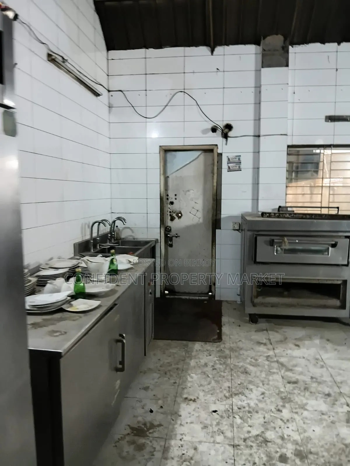 8 Bedroom House in Baridhara for Rent