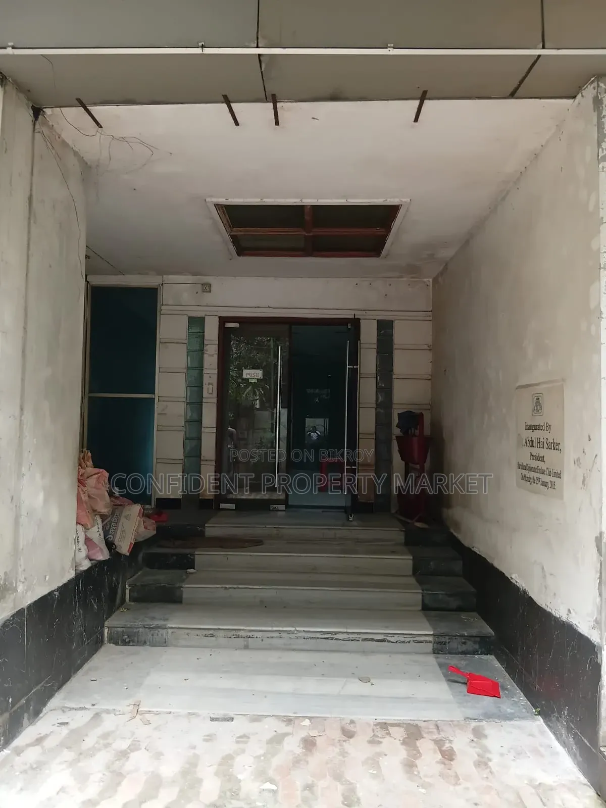 8 Bedroom House in Baridhara for Rent