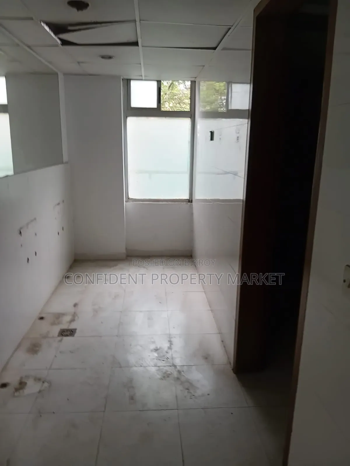 8 Bedroom House in Baridhara for Rent