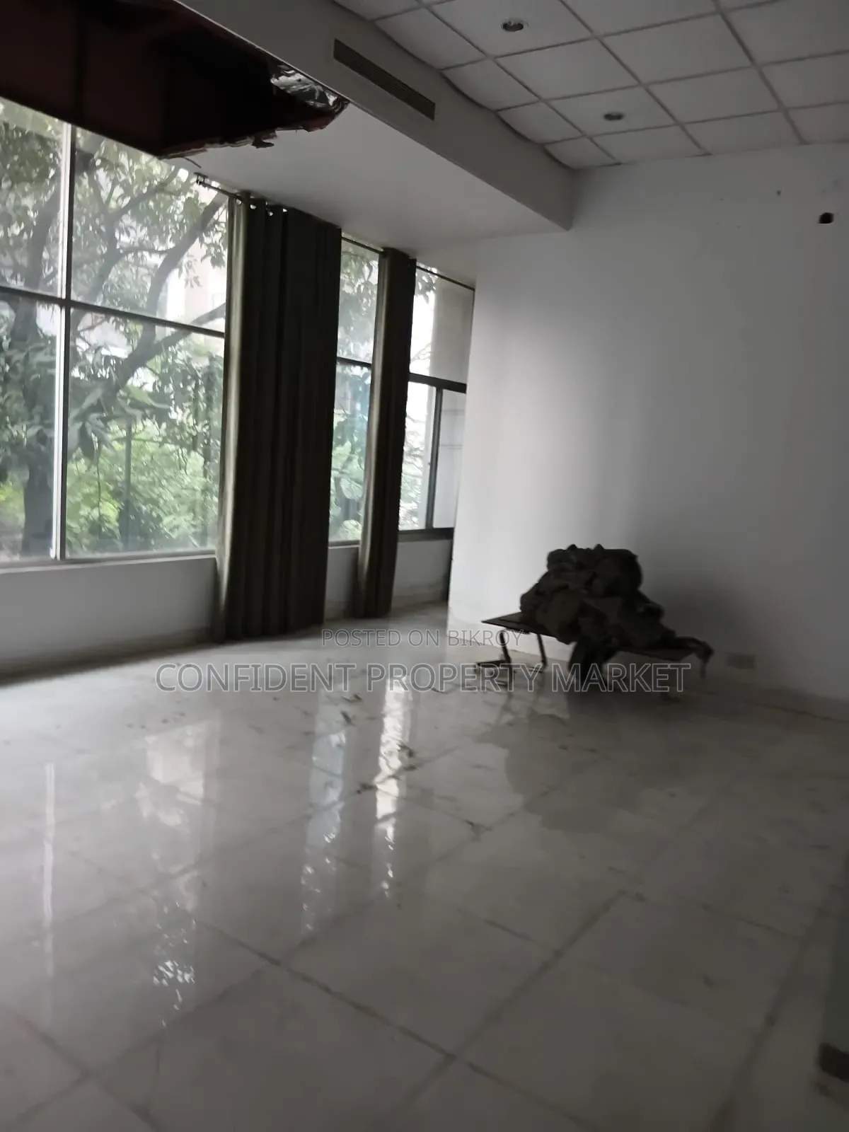 8 Bedroom House in Baridhara for Rent