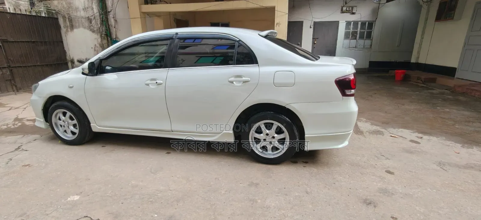Toyota Axio 2010 Pearl