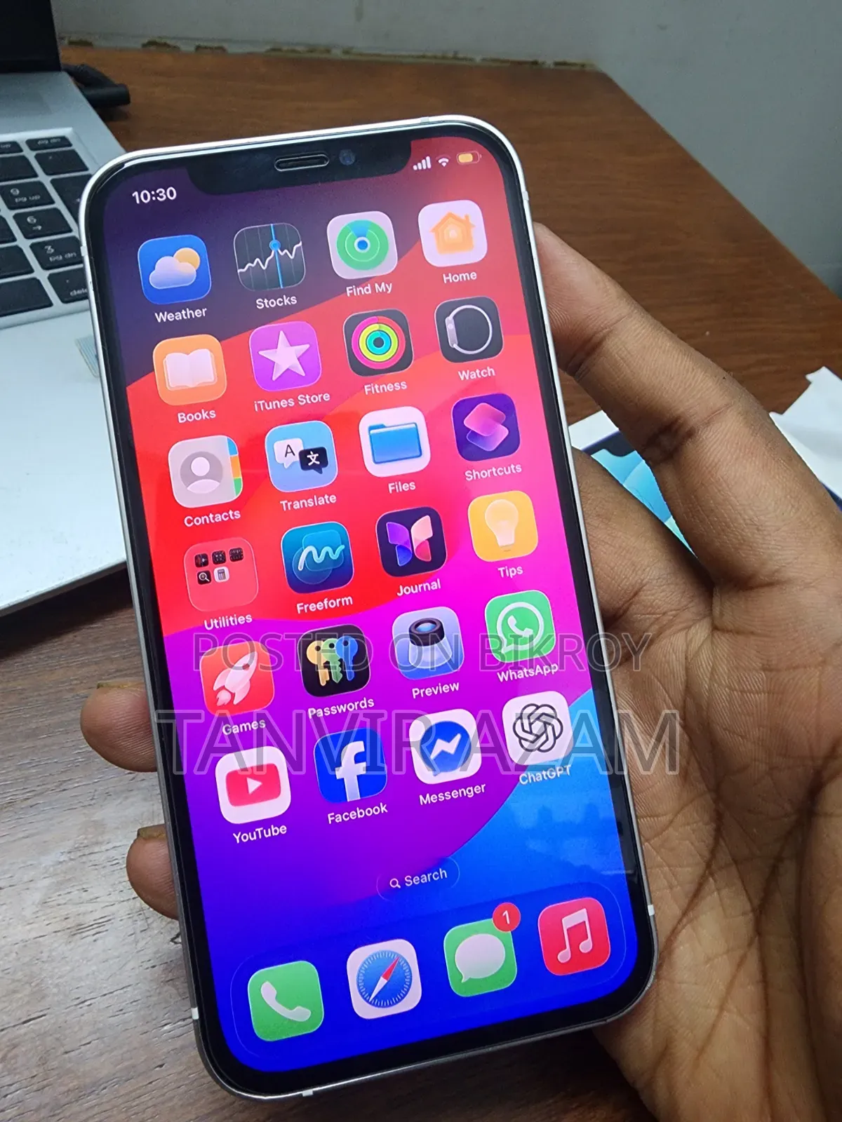 অ্যাপল আইফোন ১২ ৬৪ জিবি হোয়াইট