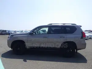 Toyota Land Cruiser Prado 2022 Brown