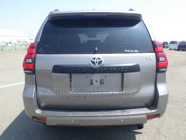 Toyota Land Cruiser Prado 2022 Brown
