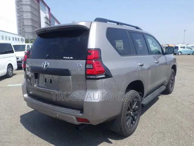 Toyota Land Cruiser Prado 2022 Brown