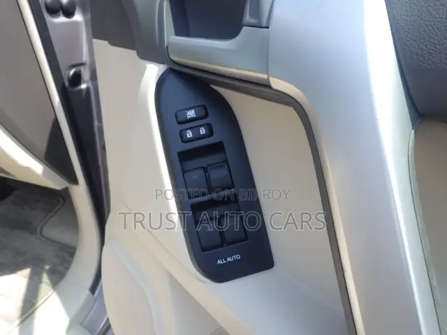 Toyota Land Cruiser Prado 2022 Brown