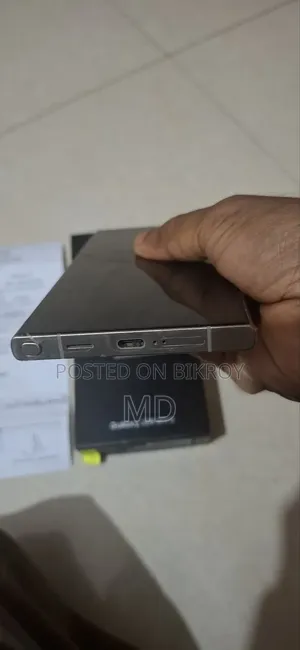 স্যামসাং গ্যালাক্সি এস২৪ আল্ট্রা ২৫৬ জিবি গোল্ড