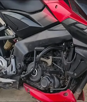 বাজাজ পালসার এনএস ১৬০ ২০২১ লাল