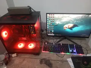 Desktop Computer 16GB AMD Ryzen 7 SSD 256GB