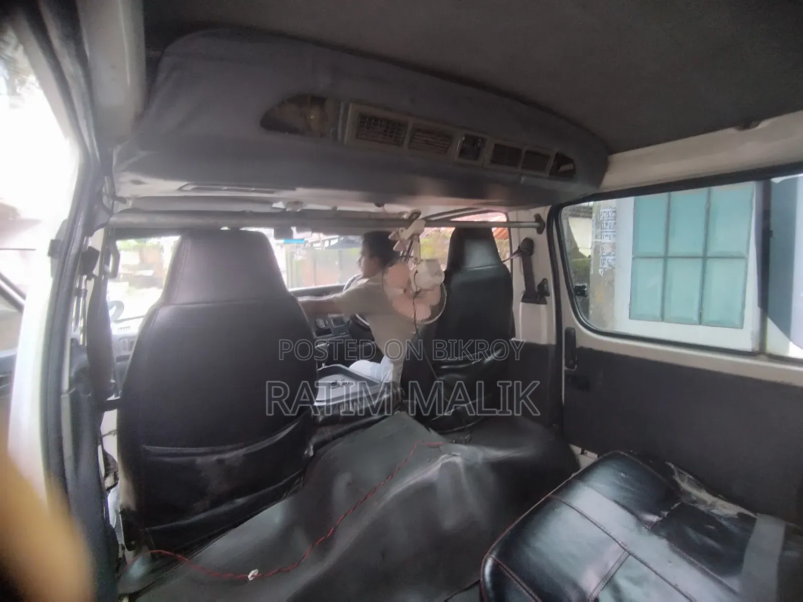 Toyota HiAce 2003 White