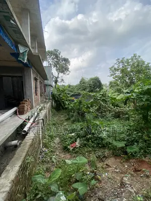 5.5 Decimal 10 feet road side per decimal 7.5 Lakh