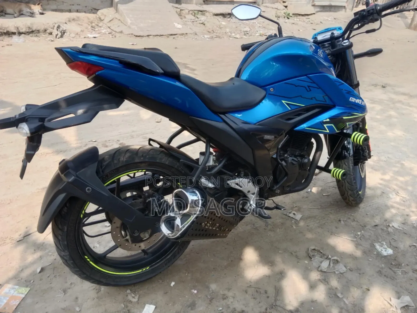 সুজুকি গিক্সার ২০২৩ নীল