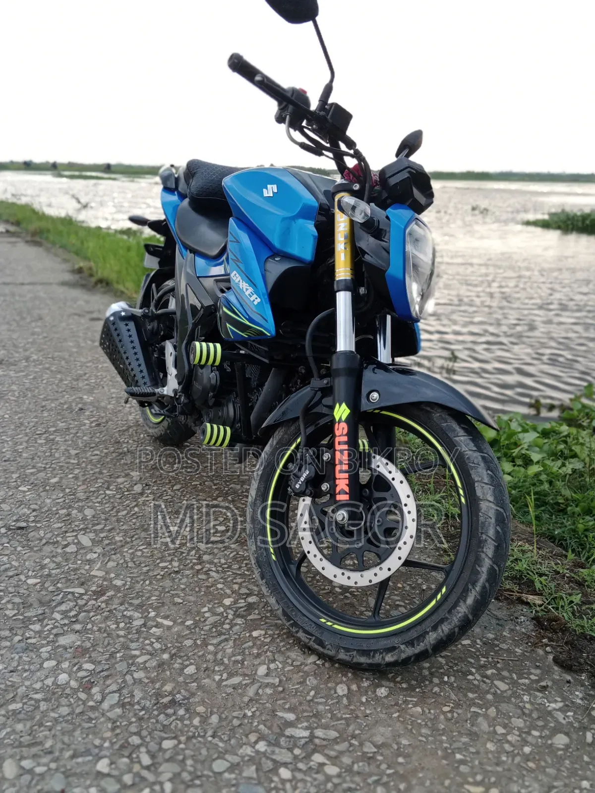 সুজুকি গিক্সার ২০২৩ নীল
