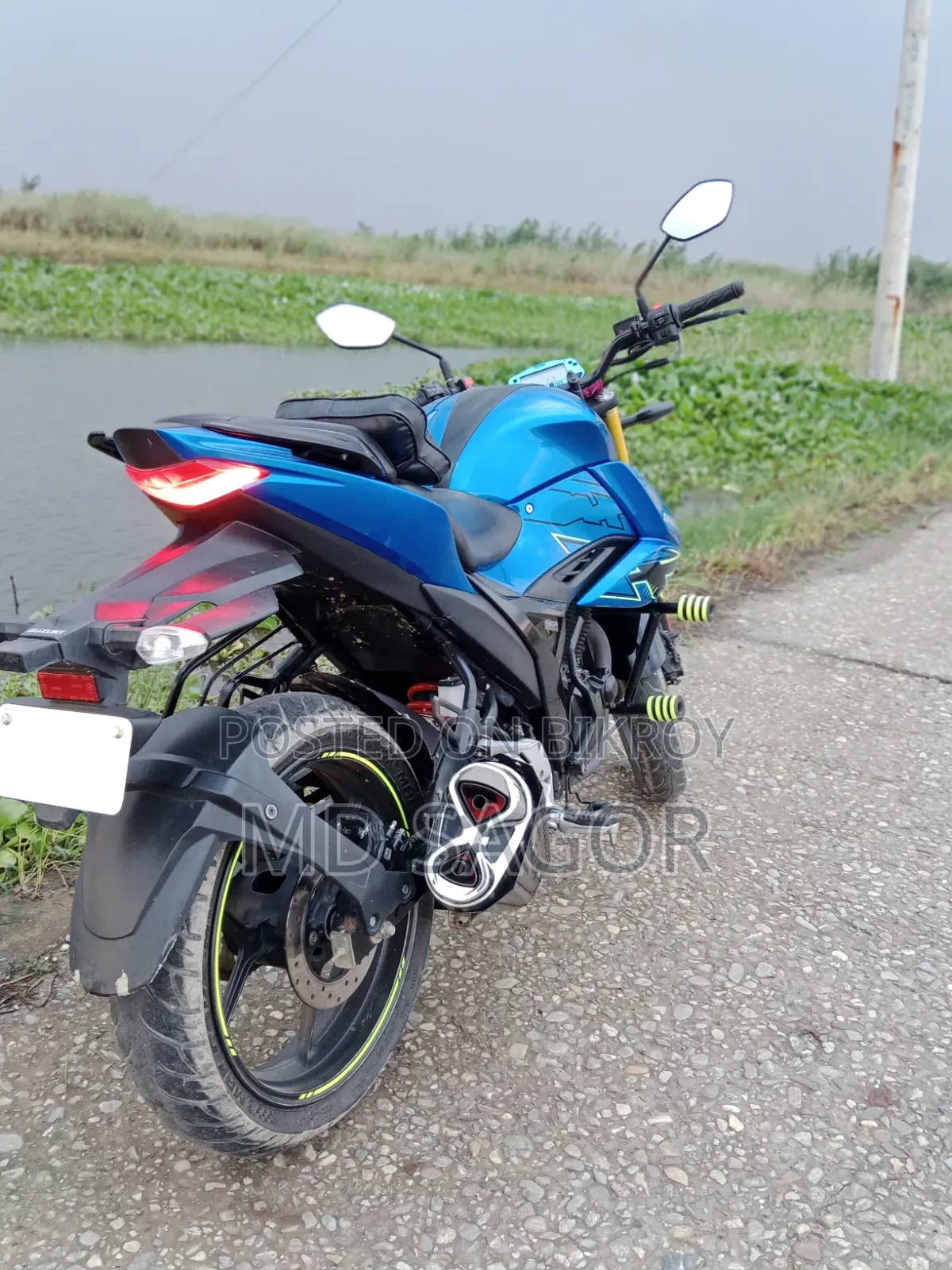সুজুকি গিক্সার ২০২৩ নীল