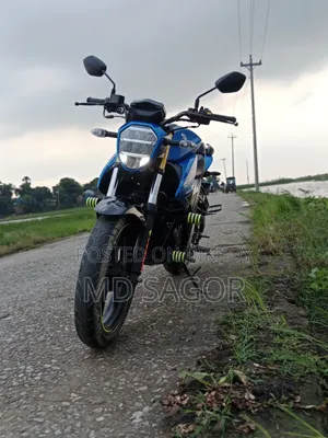 সুজুকি গিক্সার ২০২৩ নীল