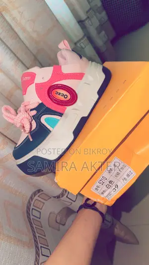 ওকসেক্স - স্নিকার