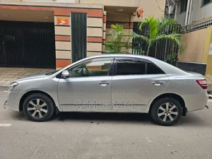 Toyota Premio 2012 Silver