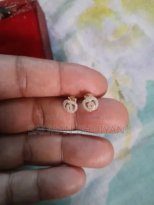 ডায়মন্ডের কানের দুল