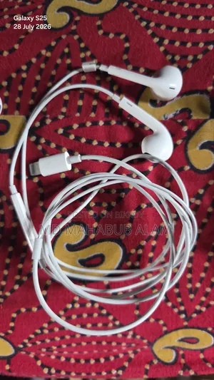 Headphones iPhone Per Piece 1500tk