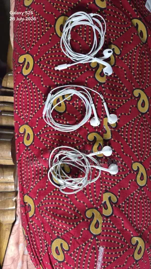 Headphones iPhone Per Piece 1500tk