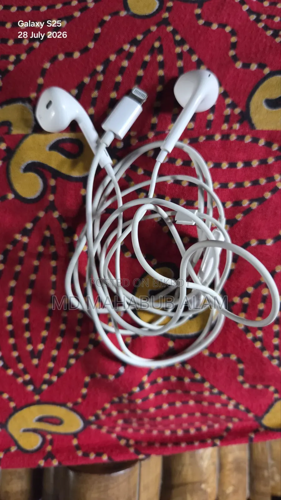 Headphones iPhone Per Piece 1500tk