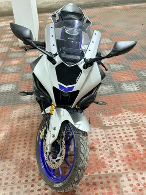 Yamaha 2023 Silver