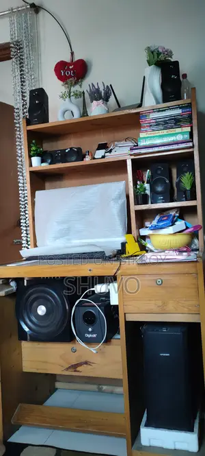কম্পিউটার টেবিল