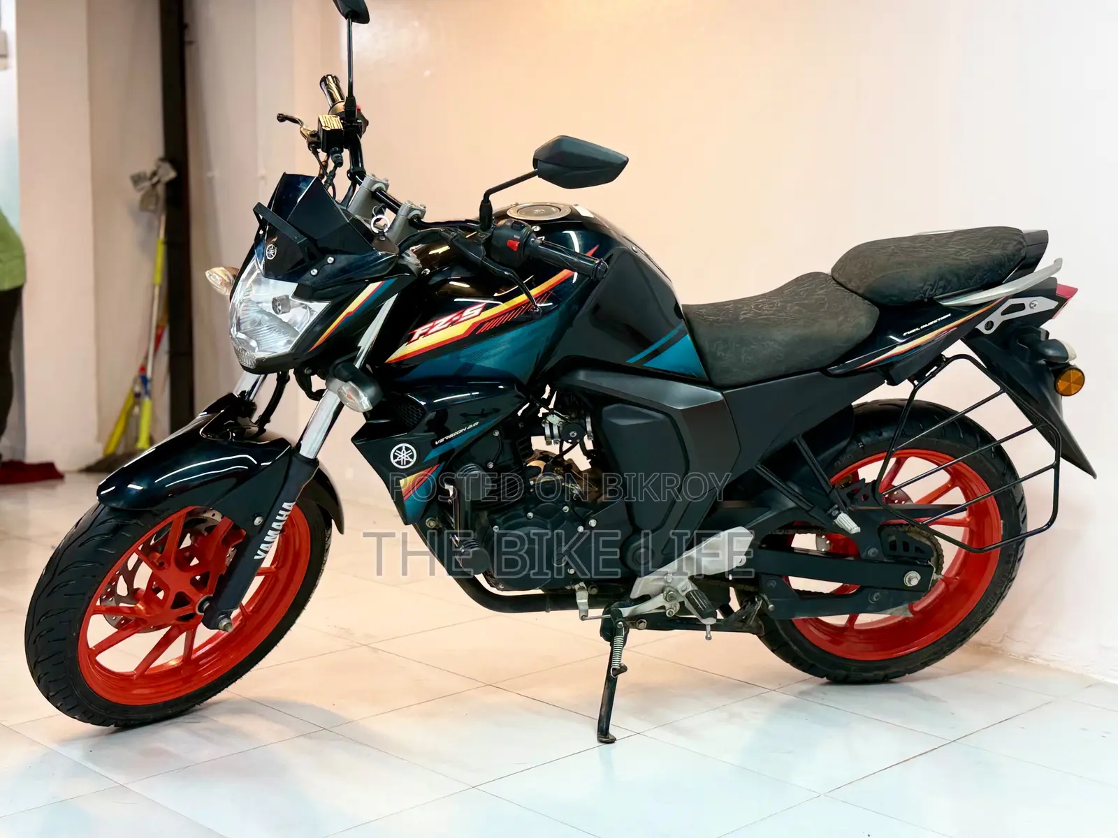 ইয়ামাহা এফজেড ২০২৬ কালো