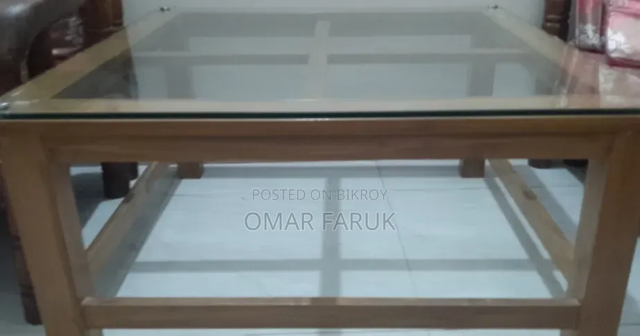 Attractive Center Table / Coffee Table Made of Strong Wood