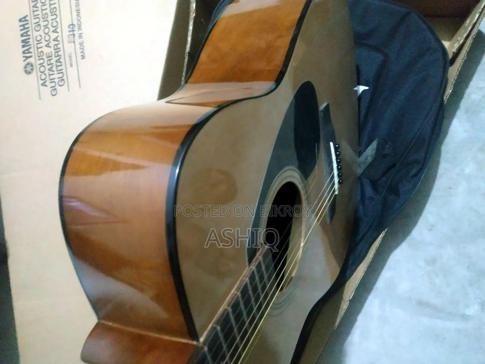 ইয়ামাহা এফ৩১০ অ্যাকৌস্টিক গিটার নতুনের মতো
