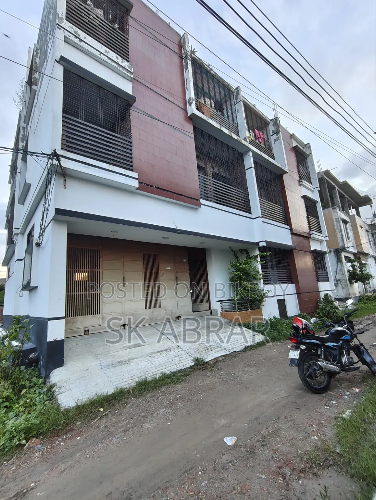 3-Bedroom Apartment in Poroshmoni Housing, Jashore Sadar for sale