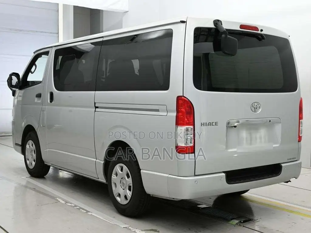 Toyota HiAce 2021 Silver