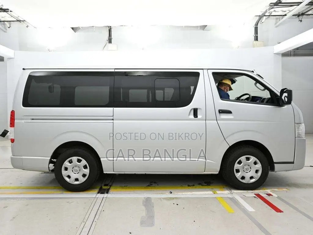 Toyota HiAce 2021 Silver