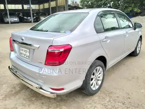 Toyota Axio 2015 Silver
