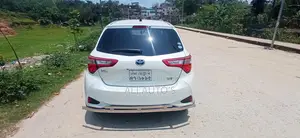 Toyota Vitz 2017 White