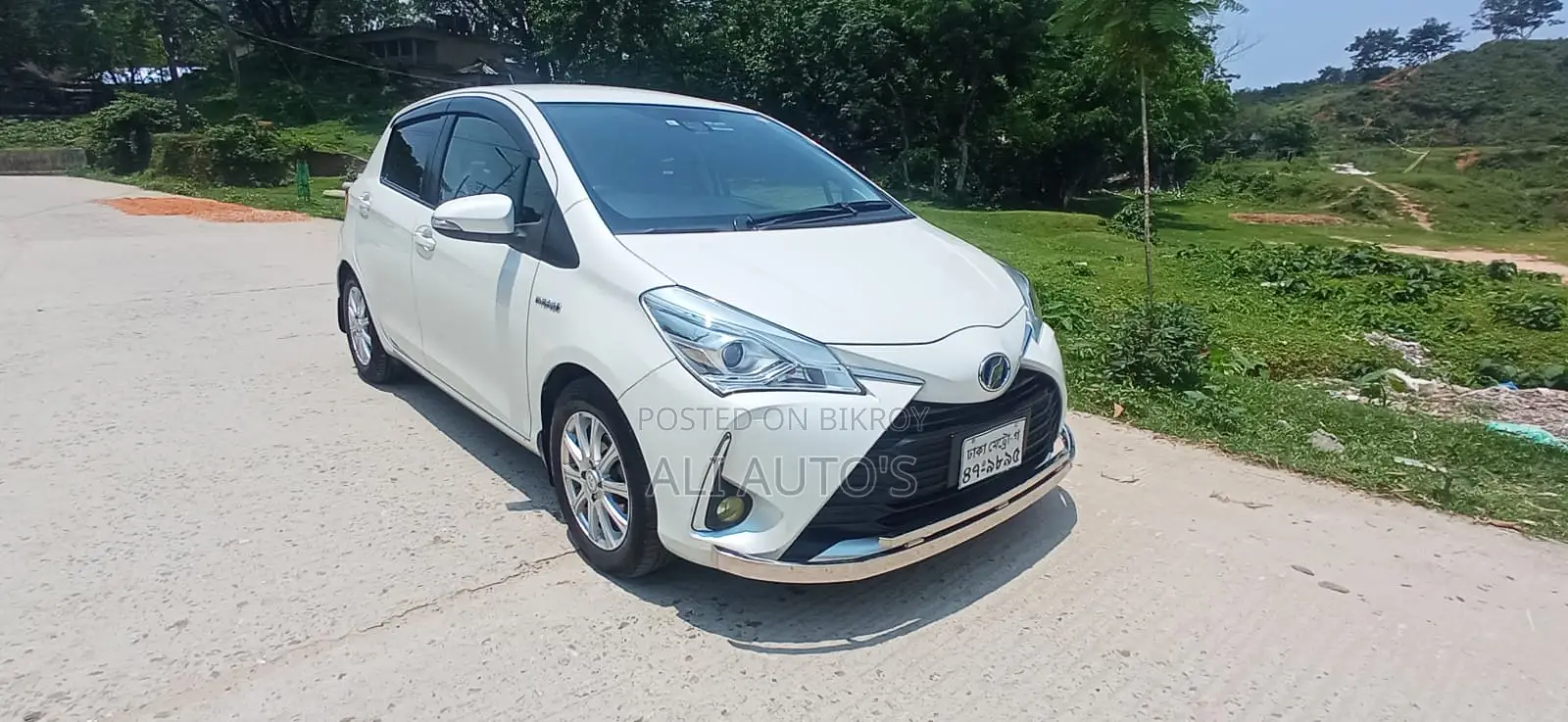 Toyota Vitz 2017 White