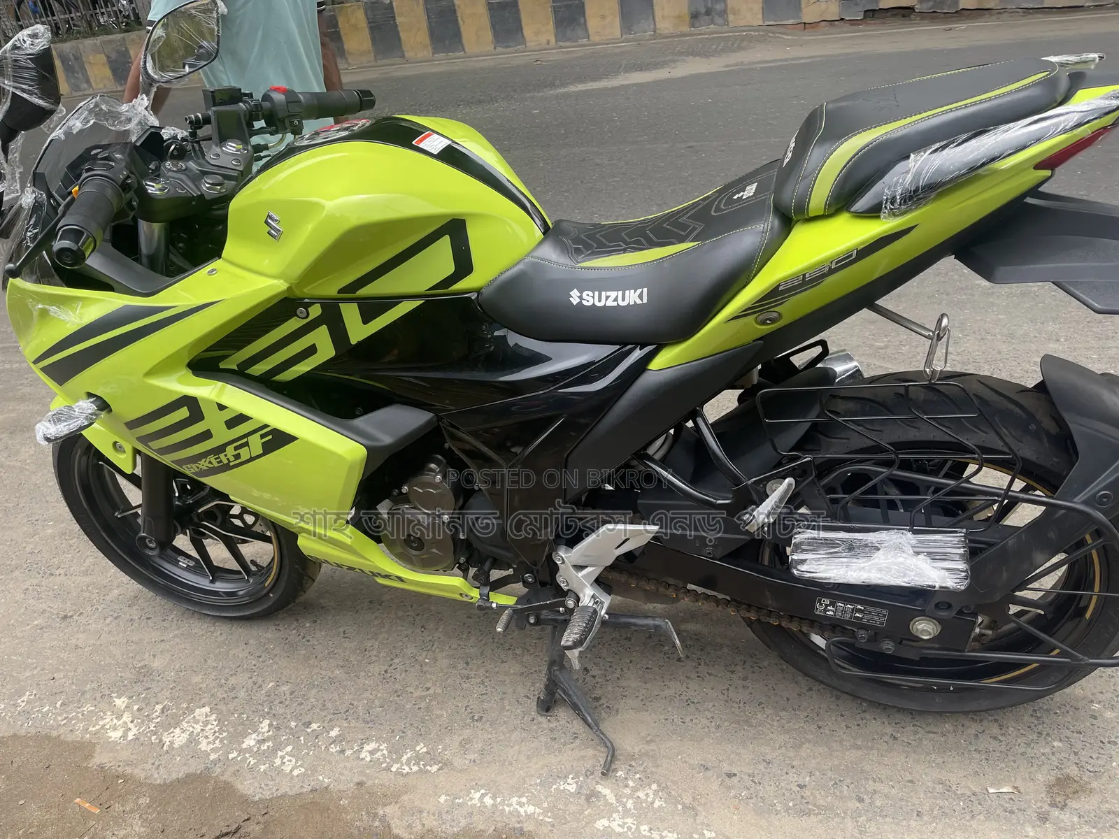 সুজুকি জিক্সার এসএফ ২৫০ ২০২৬ গ্রিন