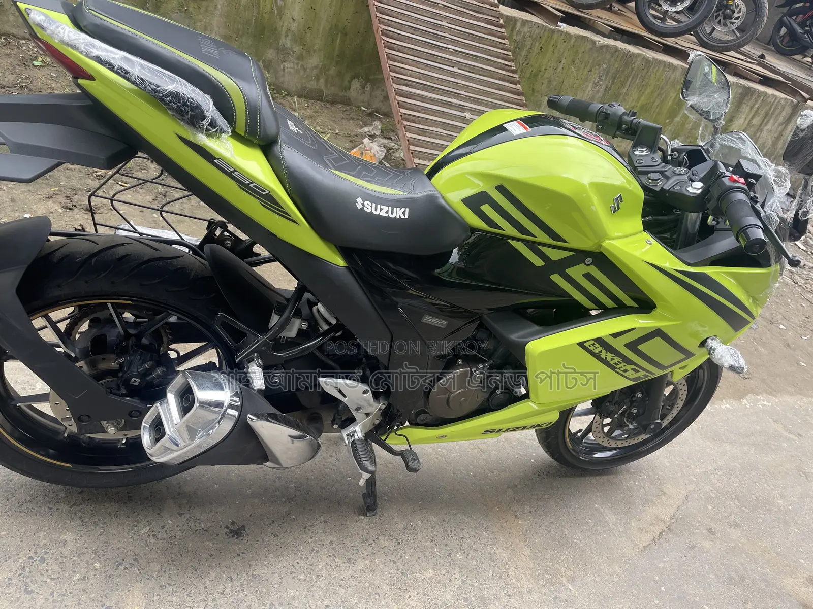 সুজুকি জিক্সার এসএফ ২৫০ ২০২৬ গ্রিন
