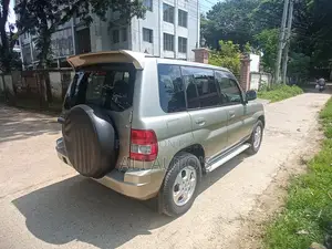 Mitsubishi Pajero Sport 2000 Silver