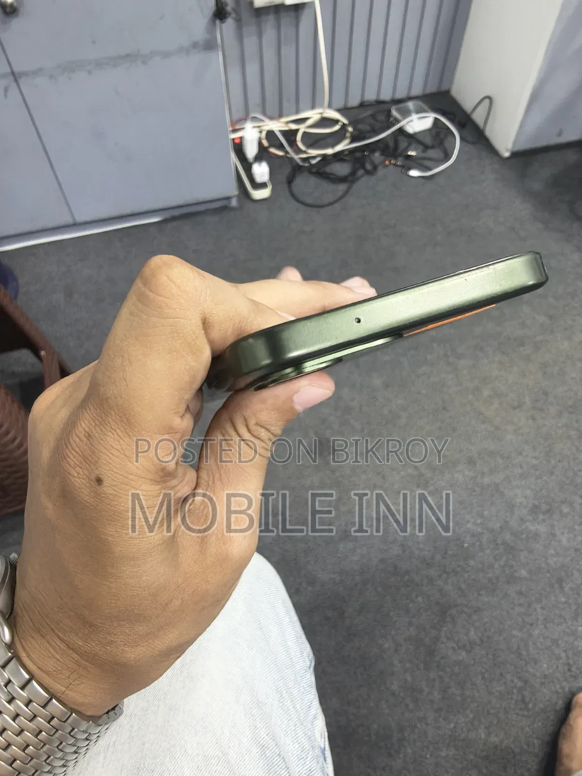 নতুন ভিভো টি৫ প্রো ১২৮ জিবি সবুজ