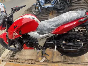 TVS Apache 160 4V 2023 Red