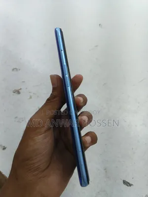 রিয়েলমি ৯আই ১২৮ জিবি নীল